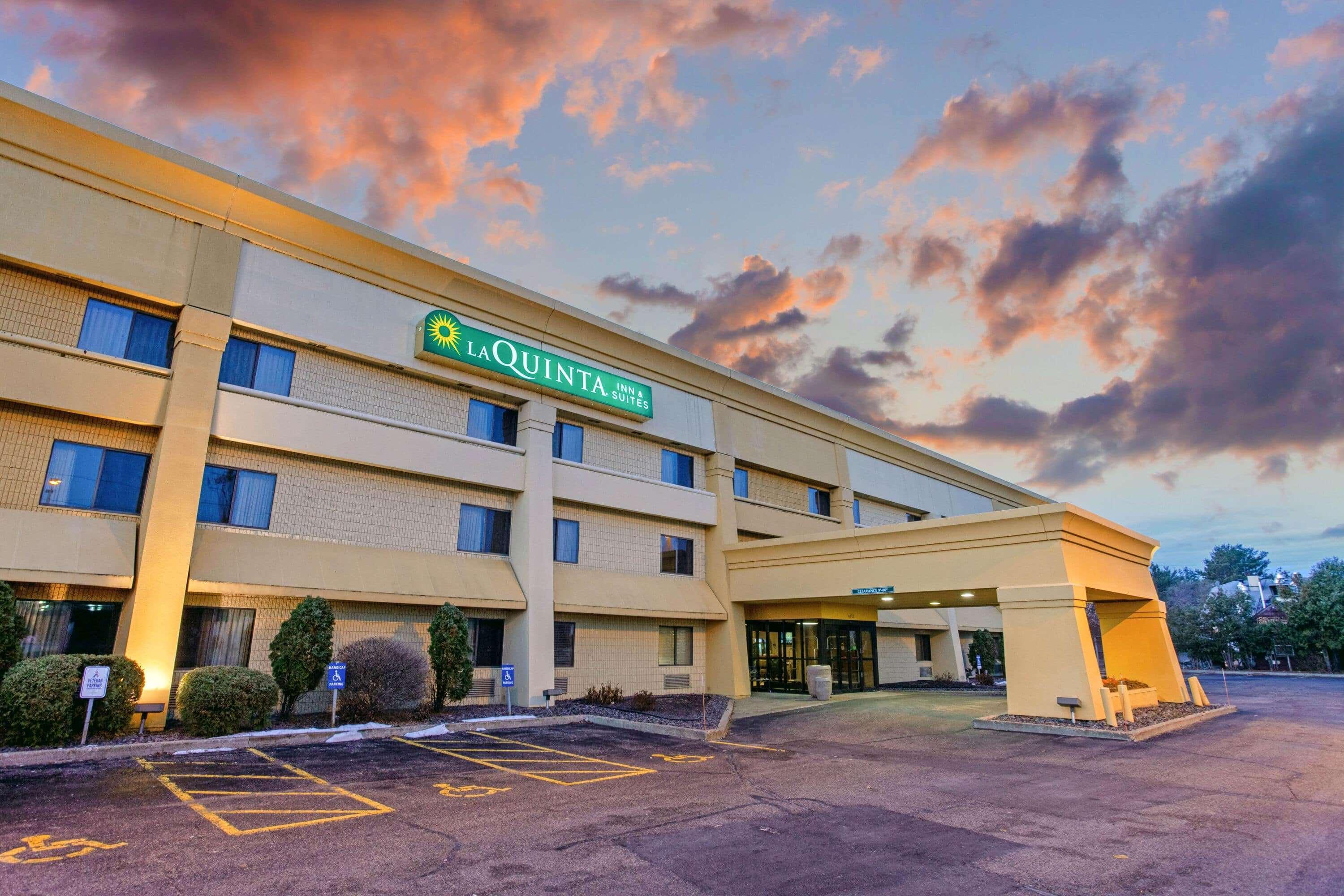 La Quinta By Wyndham Stevens Point Hotel Bagian luar foto