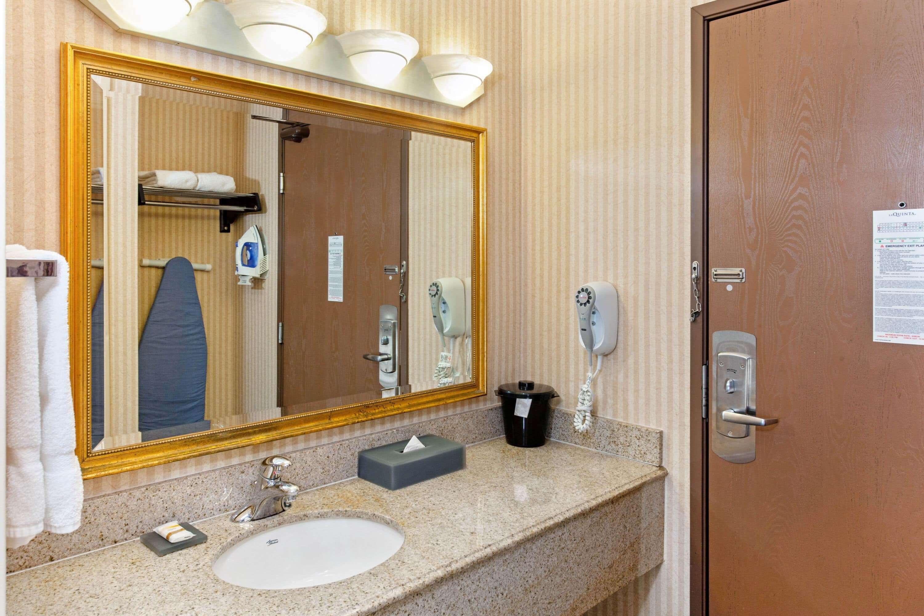 La Quinta By Wyndham Stevens Point Hotel Bagian luar foto
